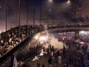 Al menos 2 muertos y 300 heridos en disturbios en El Cairo