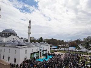 Una mezquita es inaugurada para reconciliar a Estados Unidos con el islam