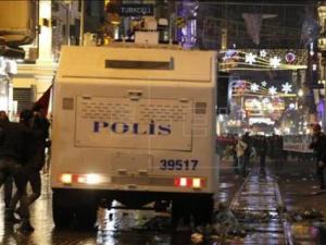 Cientos de policías turcos relevados en la lucha del Gobierno con la Justicia