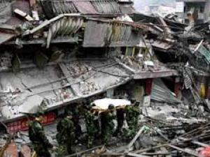 72 قتيلا و600 جريح في زلزال بالصين