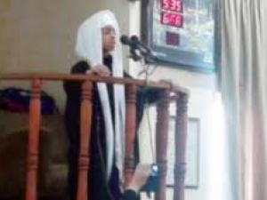Memorizador del Corán de 9 años dirige las oraciones en mezquita de Amman